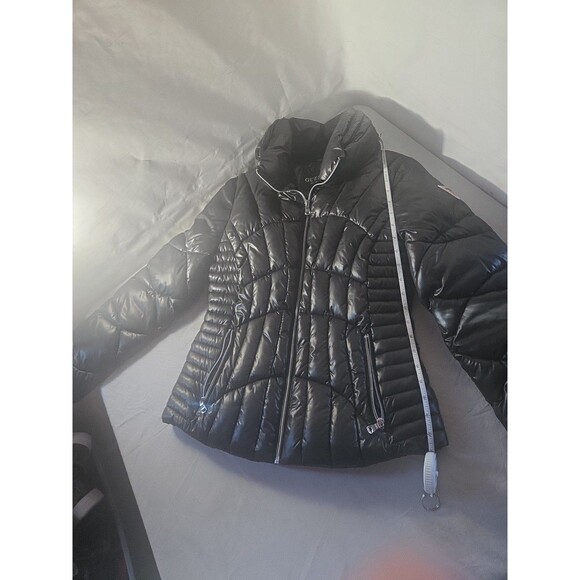 Guess Women's Puffer Coat Size Medium Shiny Black Winter Chic Cute Quilted Zip - Picture 4 of 7